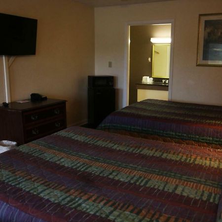 Imperial Inn Grand Blanc Esterno foto