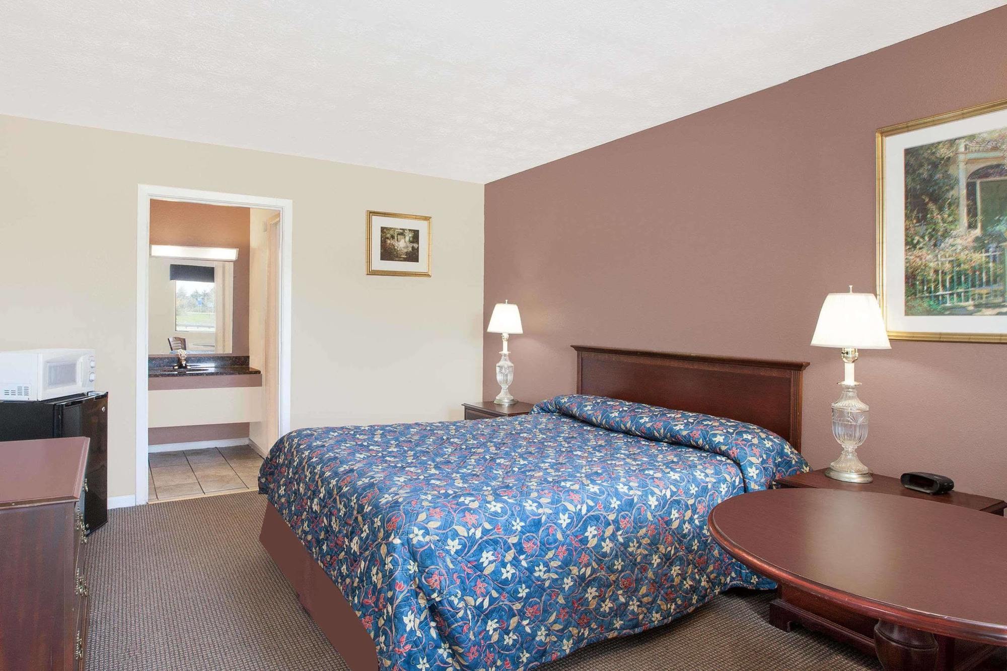 Imperial Inn Grand Blanc Esterno foto